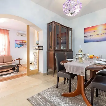 Pilicari (adults Only)