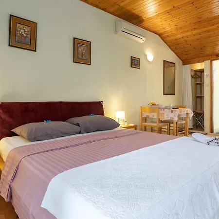 Pilicari (adults Only) Ровинь